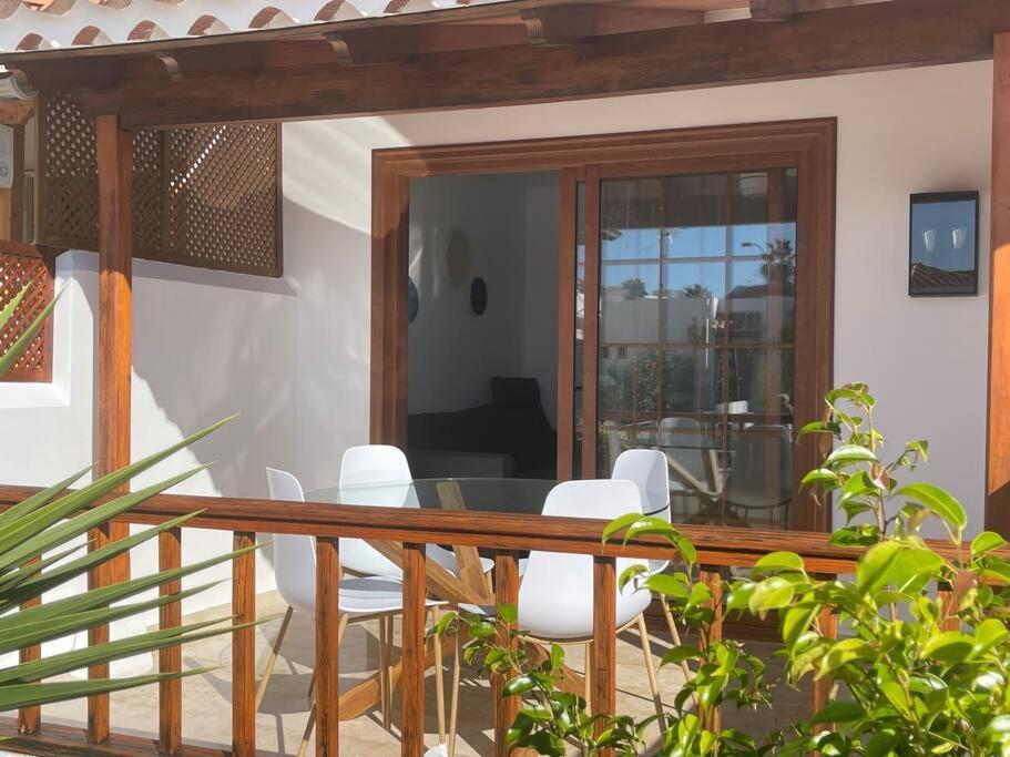 Stylish & Modern 1 Bedroom Suite On Frontline Of Playa Del Duque Costa Adeje Dış mekan fotoğraf