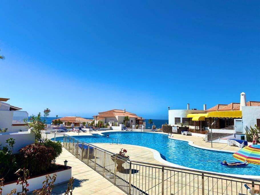 Stylish & Modern 1 Bedroom Suite On Frontline Of Playa Del Duque Costa Adeje Dış mekan fotoğraf