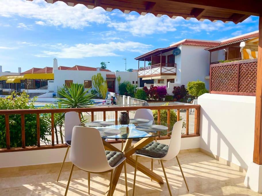 Stylish & Modern 1 Bedroom Suite On Frontline Of Playa Del Duque Costa Adeje Dış mekan fotoğraf
